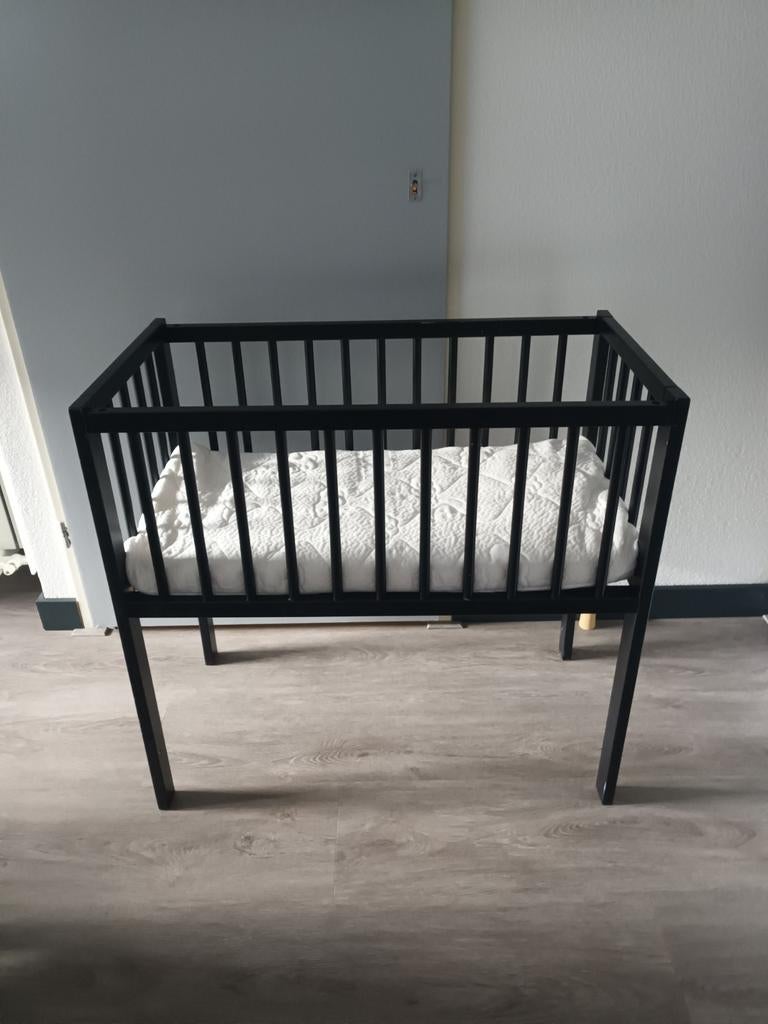 Tekoop een baby bedtje met matrasje 40x80, Ophalen, Ledikant