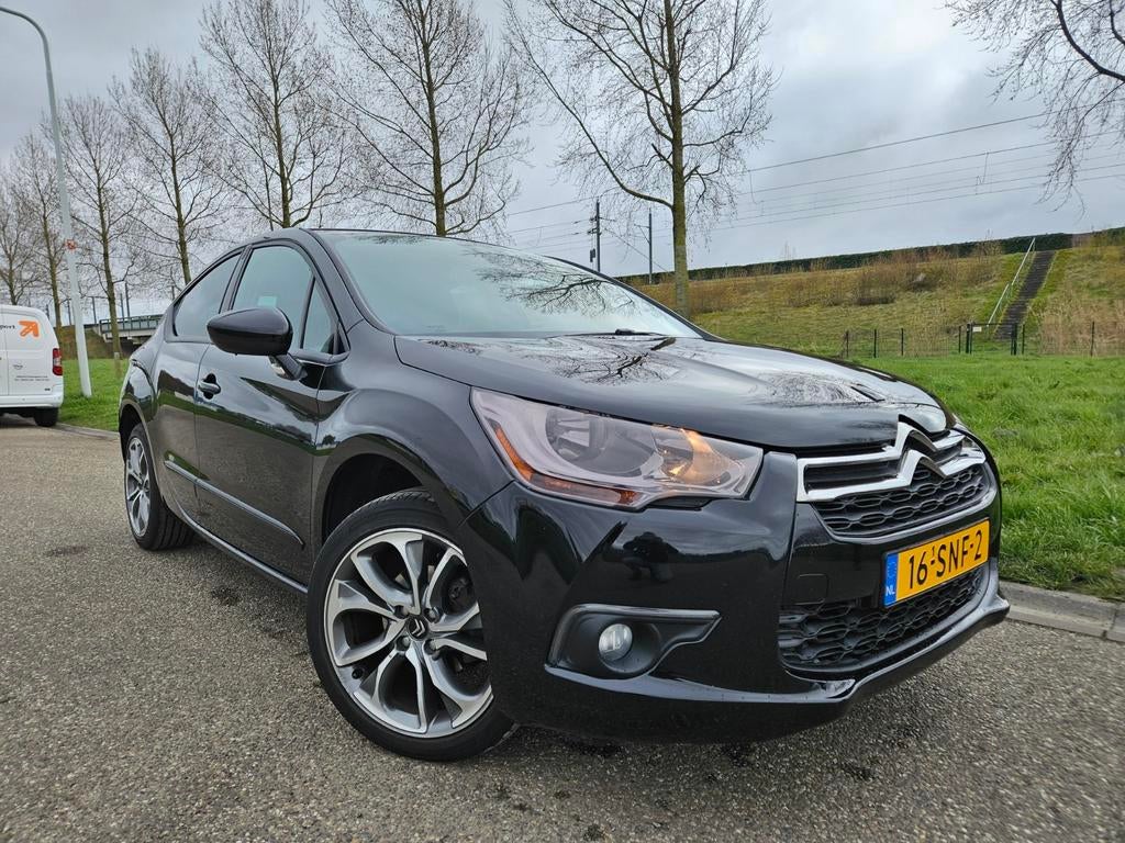 Citroën DS4 1.6 VTI Chic APK | NAVI | PARKEERSENS | INRUIL, Zwart, 4 cilinders, Zwart, Particulier