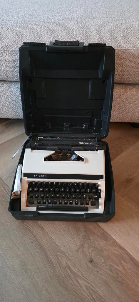 Triumph leger/politie typemachine Gabriele 10, Ophalen of Verzenden, Zo goed als nieuw