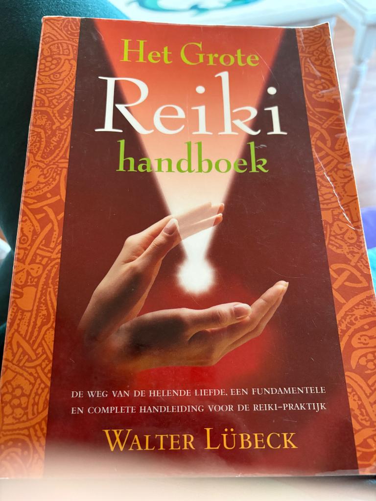Het grote reiki handboek Walter Lubeck, Ophalen of Verzenden, Zo goed als nieuw, Overige onderwerpen, Achtergrond en Informatie