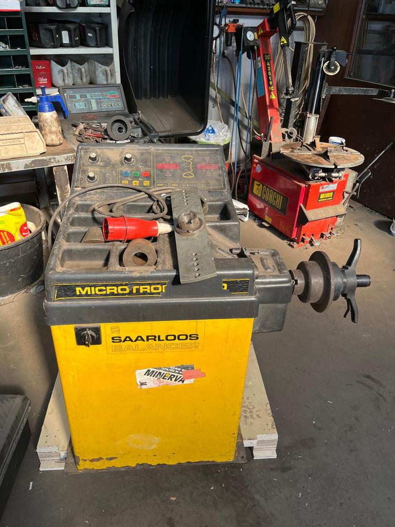 Te koop balanceerapparaat (met storing —>zie beschrijving), Auto diversen, Autogereedschap, Gebruikt, Ophalen