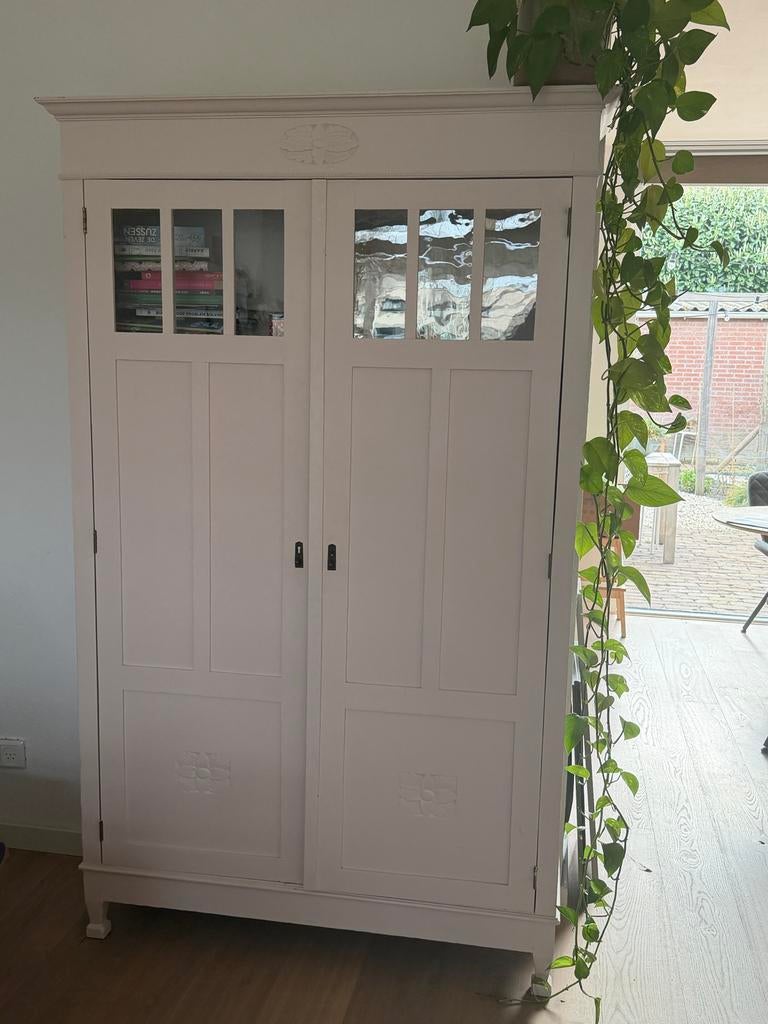 Servieskast, kledingkast, Meidenkast brocante plum-roze, Huis en Inrichting, Kasten | Overige, Ophalen, Gebruikt