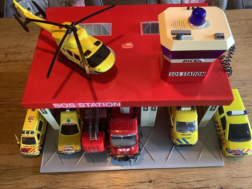 Prachtig SOSstation garage Brandweer / Ambulance., Ophalen of Verzenden, Zo goed als nieuw