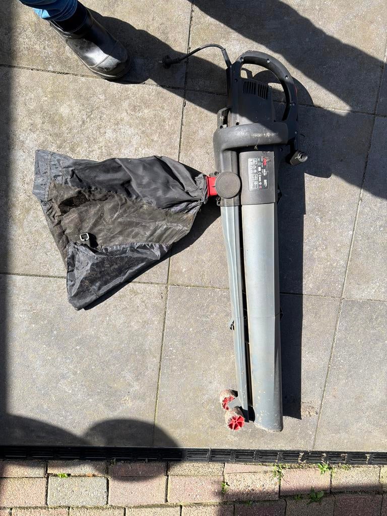 SKIL Bladblazer/zuiger met opvangzak en versnippertunctie, Tuin en Terras, Bladblazers, Ophalen, Gebruikt, Handgedragen, Met opvangzak
