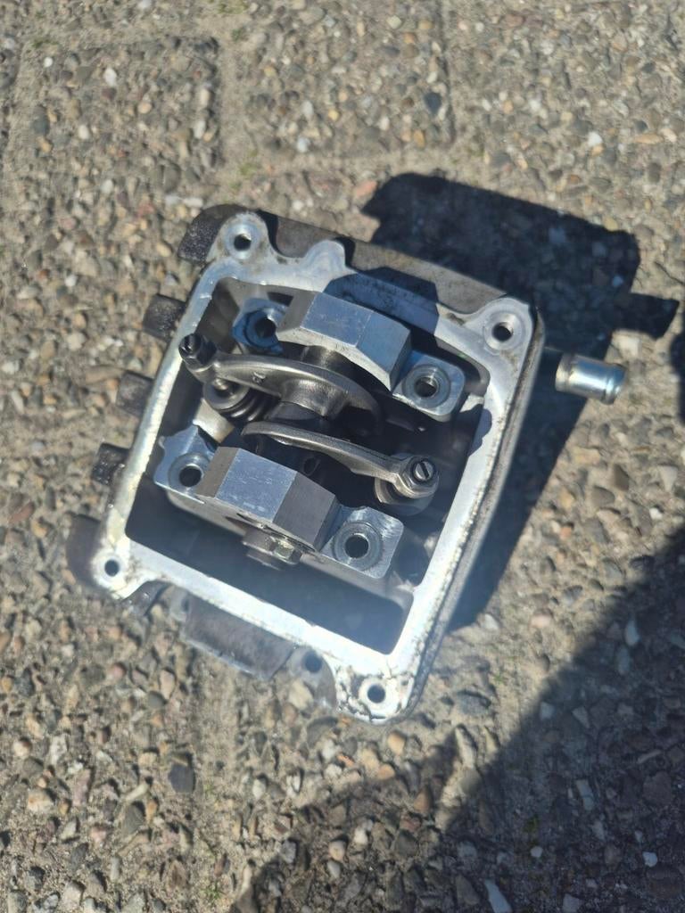 Cilinderkop Piaggio 4 takt met Naraku nokkenas, Fietsen en Brommers, Ophalen of Verzenden