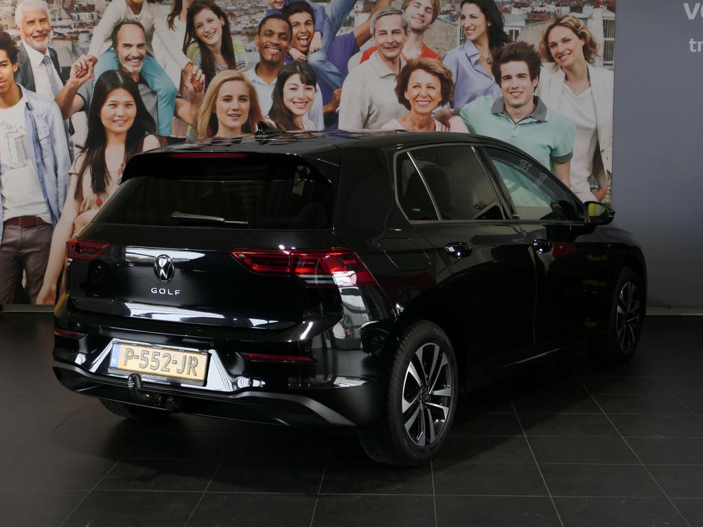 Volkswagen Golf 1.5 TSI Style - Stoel+ stuurverwarming - Tre, Stof, 4 cilinders, Zwart, Bedrijf