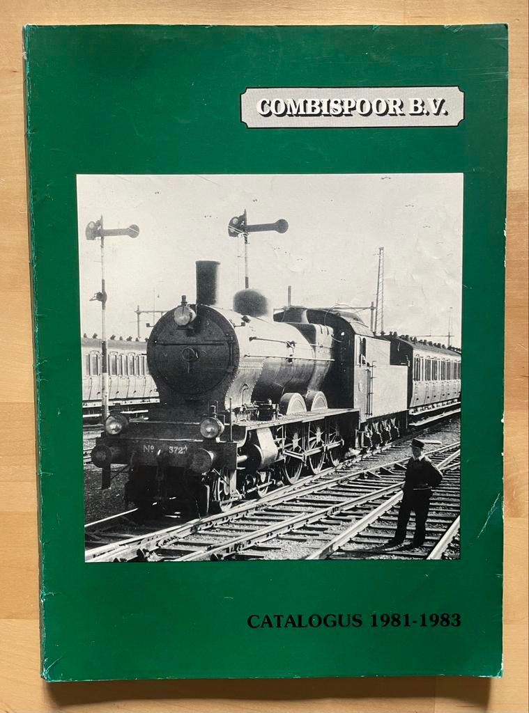 Combispoor B.V. Catalogus 1981-1983, 2 exemplaren, Ophalen of Verzenden, Gebruikt, Boek, Tijdschrift of Catalogus, Overige merken