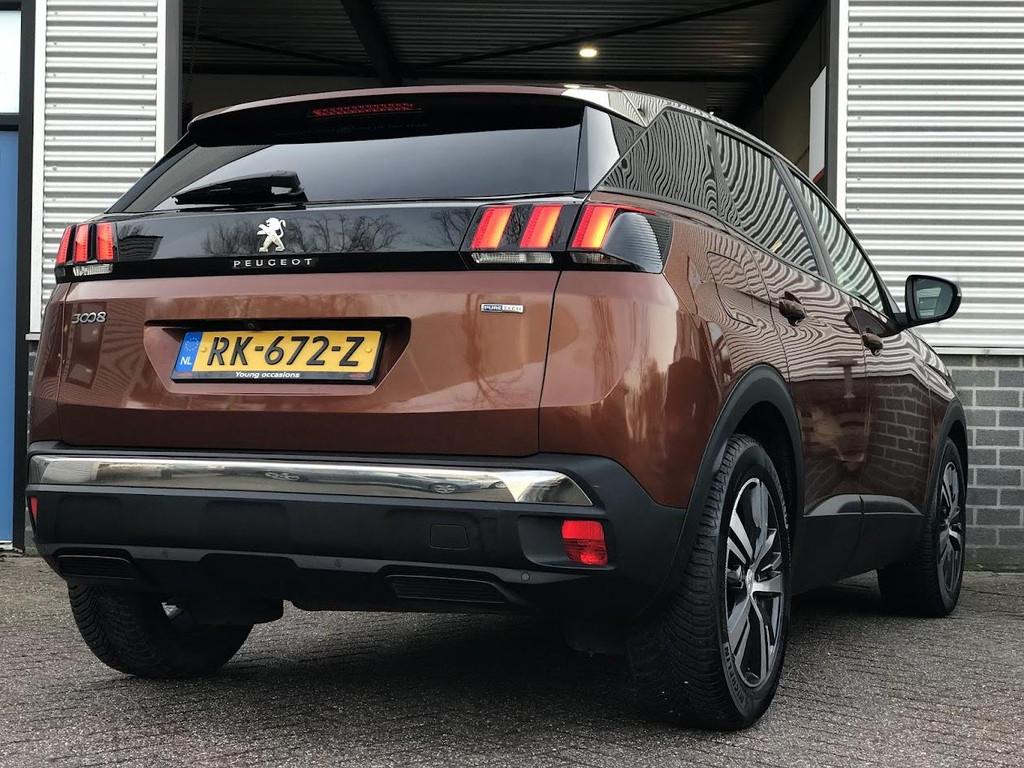 Peugeot 3008 1.2 PureTech Blue Lease Executive|Carplay|Navi|, Gebruikt, Euro 6, 1199 cc, Bruin