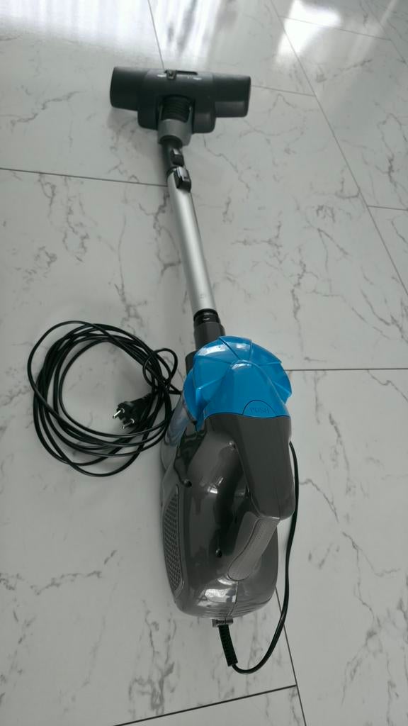 Handige 2-in-1 steelstofzuiger met snoer, Gebruikt, Stofzuiger, Ophalen of Verzenden, Minder dan 1200 watt