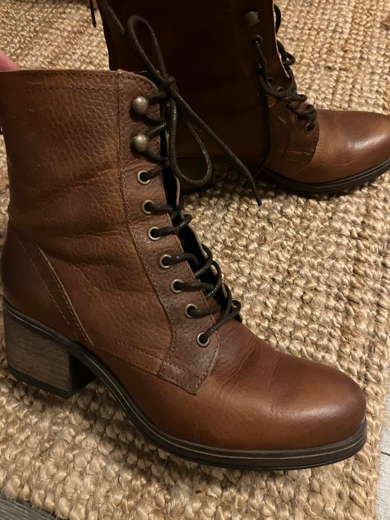 Rijglaarsjes, 40 bullboxer cognacbruin echt leer zgsn, Bruin, Ophalen of Verzenden, Bullboxer, Sneakers of Gympen