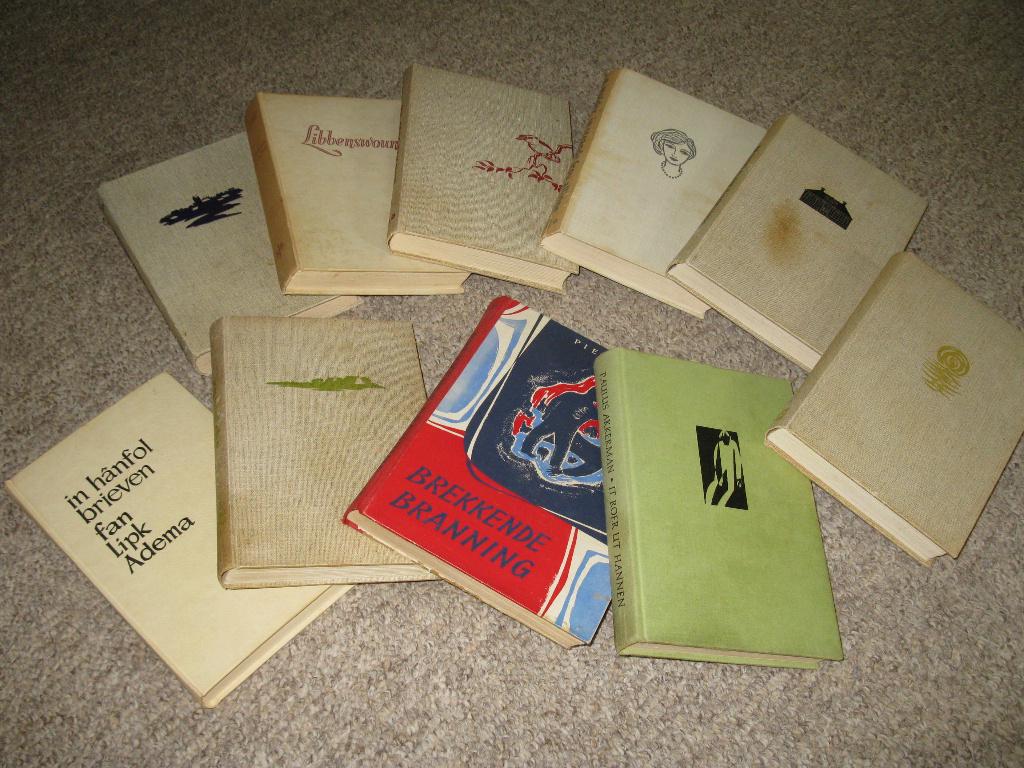 8 Friese boeken van de KFFB/Fryske boeken jaren 60, Boeken, Ophalen of Verzenden, Gelezen