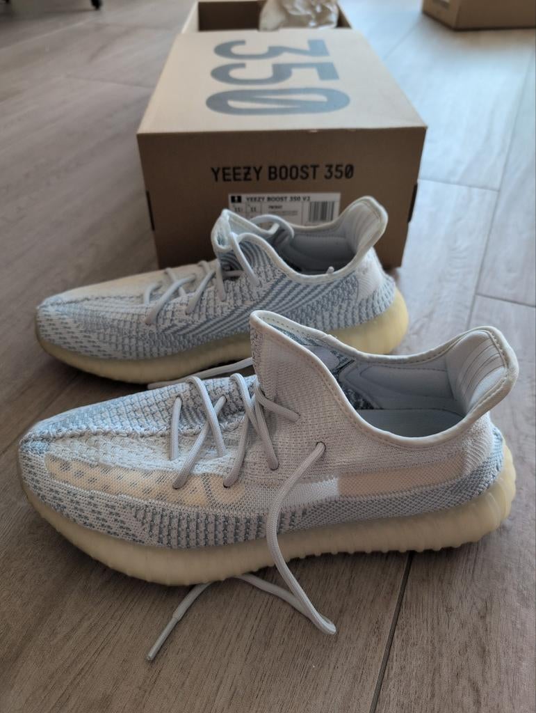 Adidas Yeezy Boost 350 V2 Cloud White, Wit, Ophalen of Verzenden, Adidas, Sneakers of Gympen