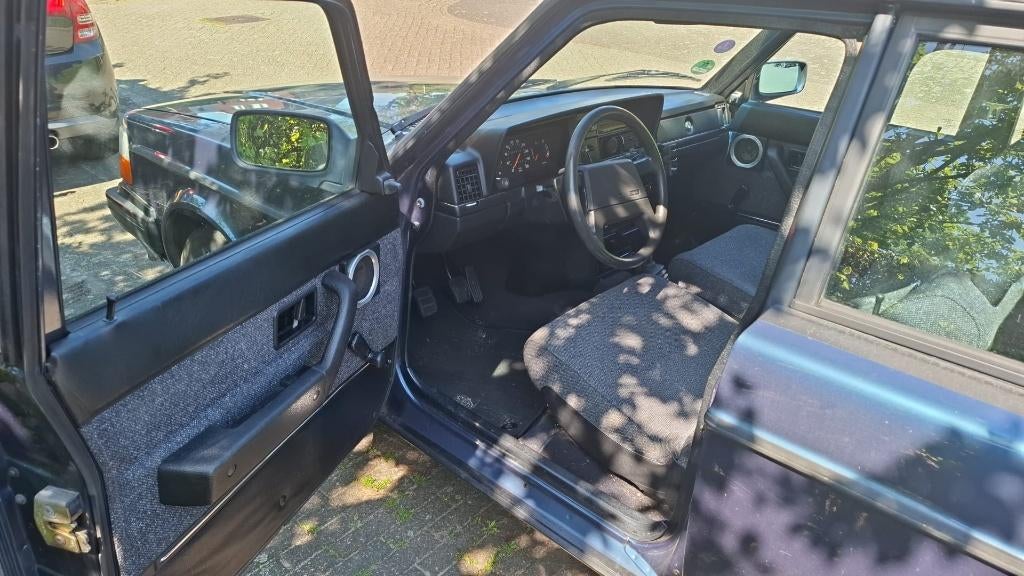 Volvo 240 GL Sedan bj 1990 LPG, 4 cilinders, Blauw, 2300 cc, Particulier
