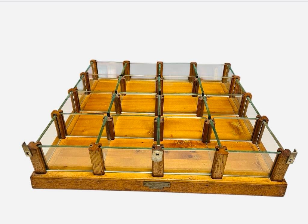 Antieke grutter bak rond 1890 met 16 vakken, Ophalen