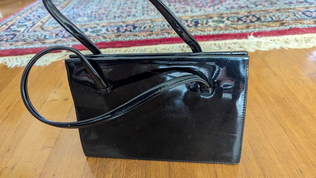 Dames tas zwart lak leer, Sieraden, Tassen en Uiterlijk, Tassen | Schoudertassen, Ophalen, Zo goed als nieuw, Zwart, Leer