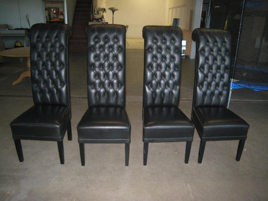 4 Chesterfield stijl eetstoelen met gecapitonneerde hoge rug, Niet ingevuld, Gebruikt, Niet ingevuld, Niet ingevuld