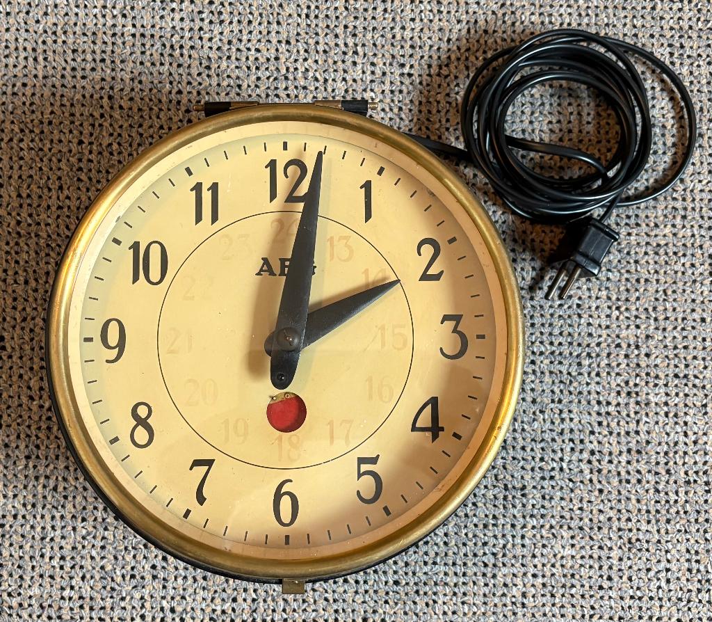 AEG  - Behrens - klok, Antiek en Kunst, Ophalen of Verzenden