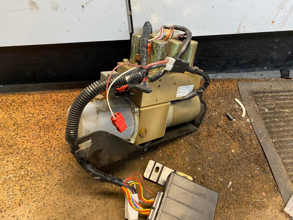 Peugeot 306 cabriolet Dak computer met hydraulische pomp, Ophalen, Universele onderdelen