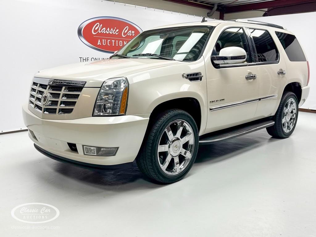 Cadillac ESCALADE 6.2 V8 Platinum Edition - ONLINE AUCTION, Auto's, Cadillac, Automaat, Wit, Bedrijf, SUV of Terreinwagen