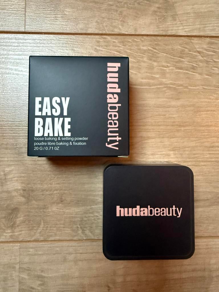 Huda Beauty Easy Bake, Sieraden, Tassen en Uiterlijk, Uiterlijk | Cosmetica en Make-up, Ophalen of Verzenden, Zo goed als nieuw