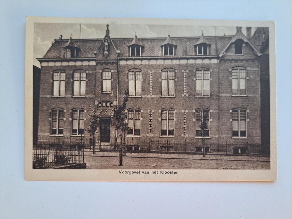 Nijmegen - Voorgevel van het Vincentius Klooster, Ophalen of Verzenden, Gelderland