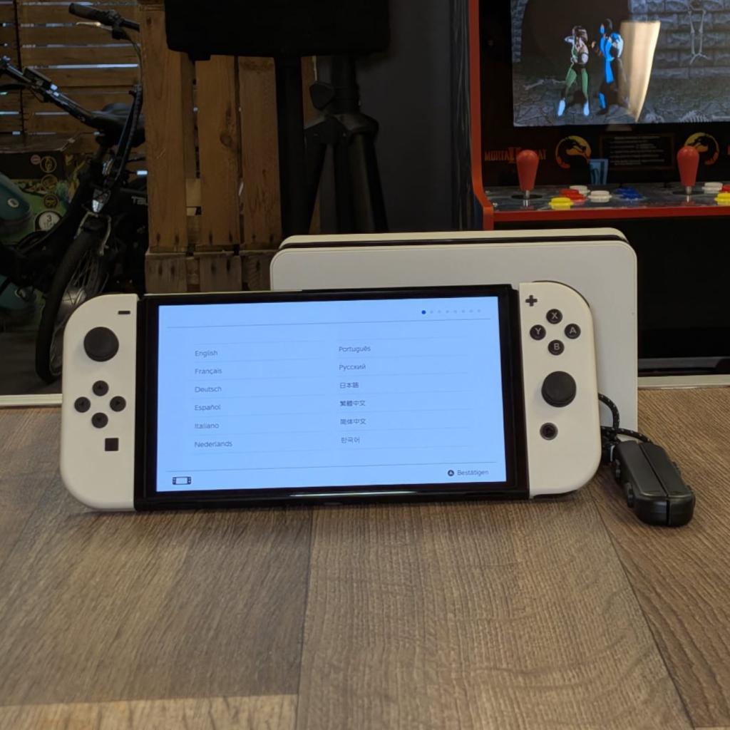 Nintendo Switch OLED HEG-001 Nette staat Met garantie, Nintendo, Zo goed als nieuw, Support@nintendo.com, 11-1 Hokotate-cho, Kamitoba, Minami-ku
Kyoto 601-8501
Japan