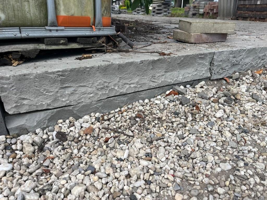 8 traptredes/stapelblokken indisch zandsteen, Doe-het-zelf en Verbouw, Metselstenen, Ophalen, Bakstenen