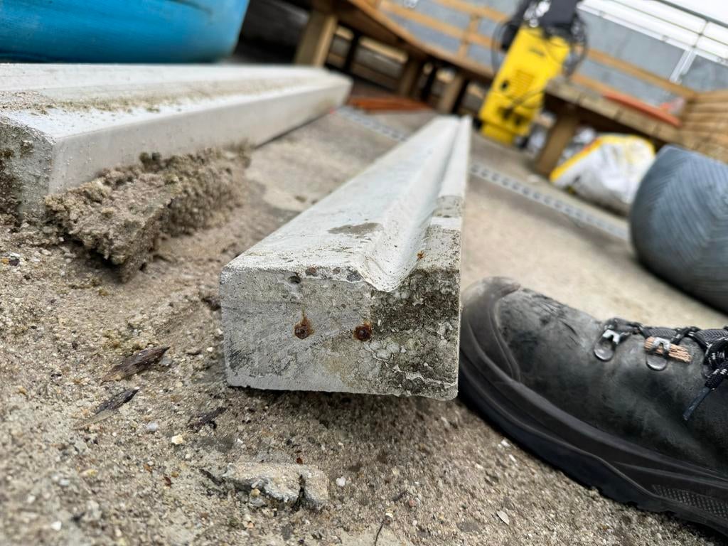 Beton latei met waterhol 140 cm x 10 x 5,5 cm, Doe-het-zelf en Verbouw, Ophalen, Nieuw