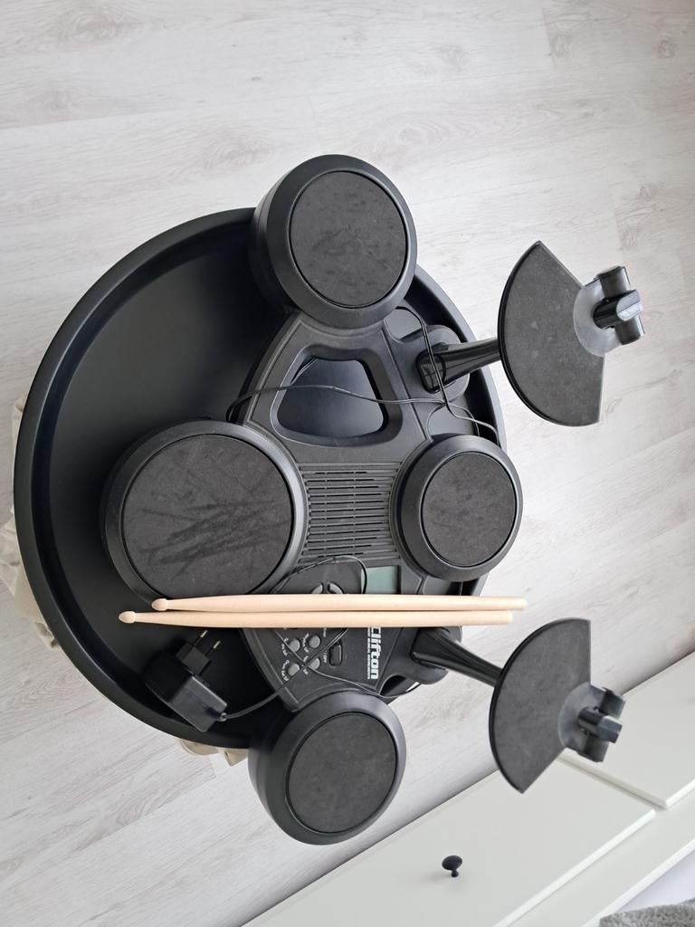 Elektronisch drumstel met drumstokken, Muziek en Instrumenten, Drumstellen en Slagwerk, Ophalen of Verzenden, Gebruikt, Overige merken