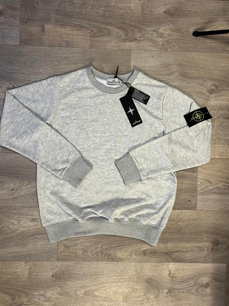Stone Island sweater grijs – Nieuw met badge - maat S, Ophalen of Verzenden, Nieuw, Maat 46 (S) of kleiner, Grijs
