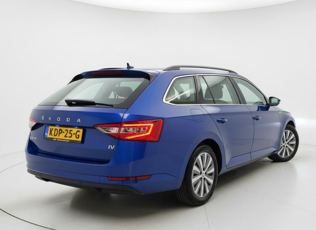 Skoda Superb Combi TSI iV 218PK HYBRID DSG BUSINESS TREKHAAK, 12 maanden, Gebruikt, Euro 6, 4 cilinders