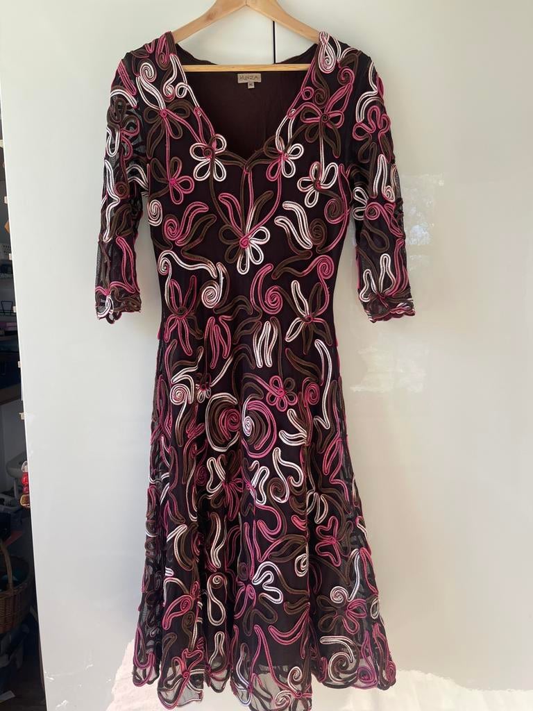 Dure jurk hunza  voor bv bruiloft feest 42, Kleding | Dames, Bruin, Verzenden, Maat 42/44 (L), Zo goed als nieuw