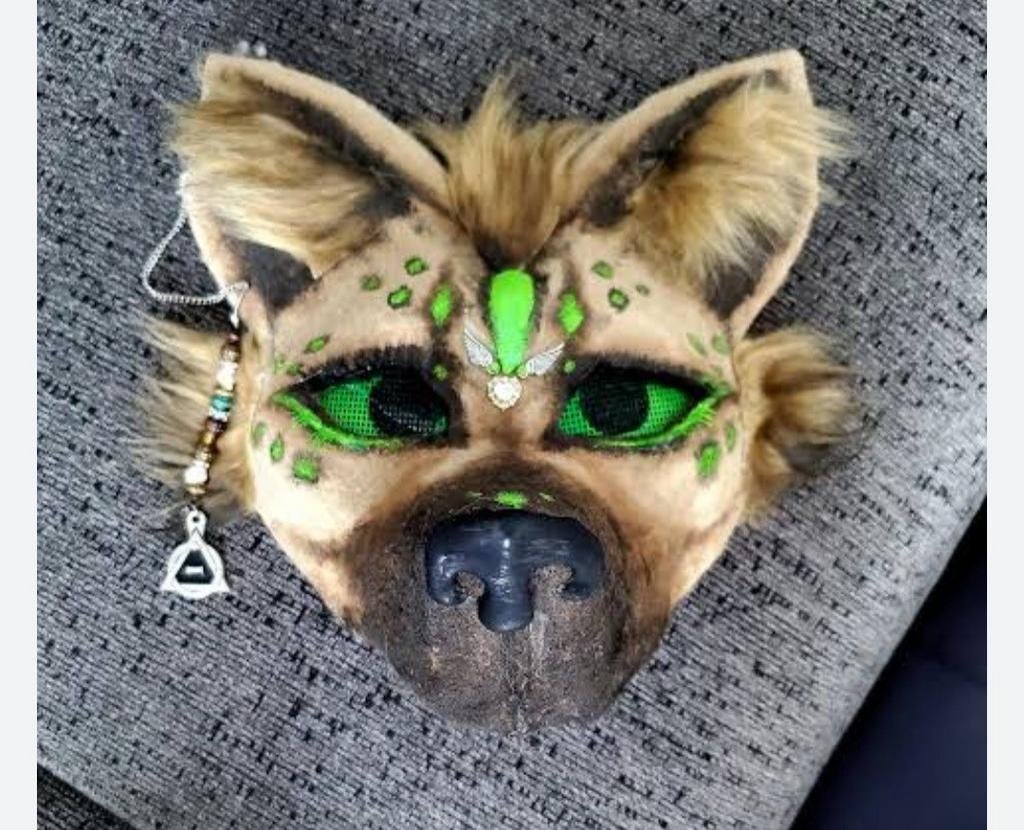 GEZOCHT therian gear, Hobby en Vrije tijd, Ophalen of Verzenden