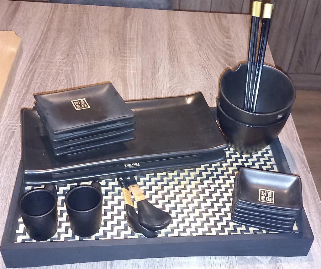 Super leuk luxe compleet servies /poke bowl /sushi/ japan, Ophalen of Verzenden, Nieuw, Aardewerk, Overige stijlen