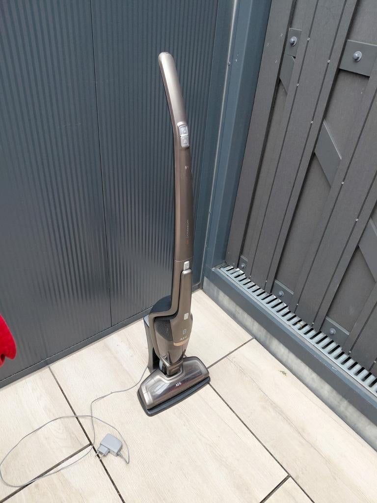 AEG steelstofzuiger, Ophalen of Verzenden