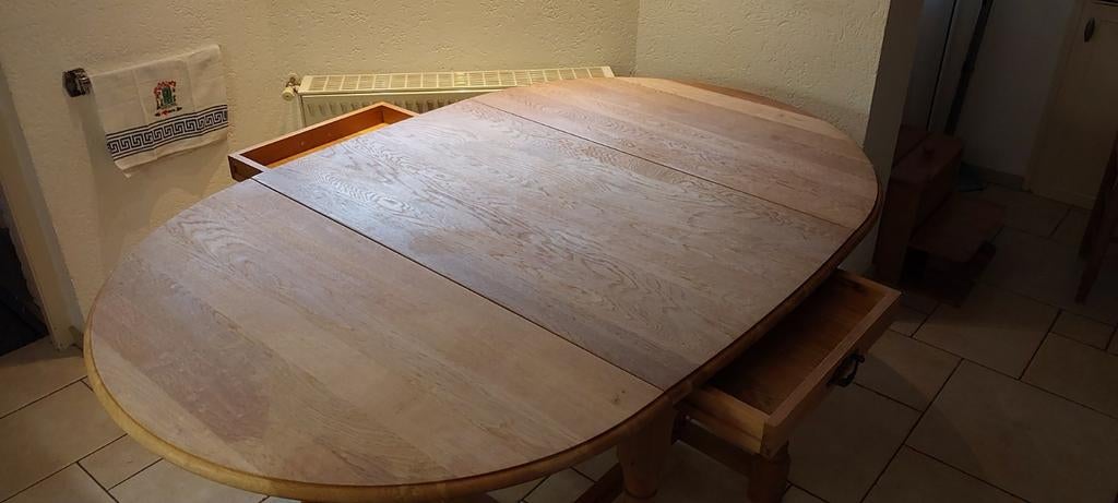 Massief eiken ovale eettafel uitklapbaar met gedraaide poten, Huis en Inrichting, Tafels | Eettafels, Ophalen