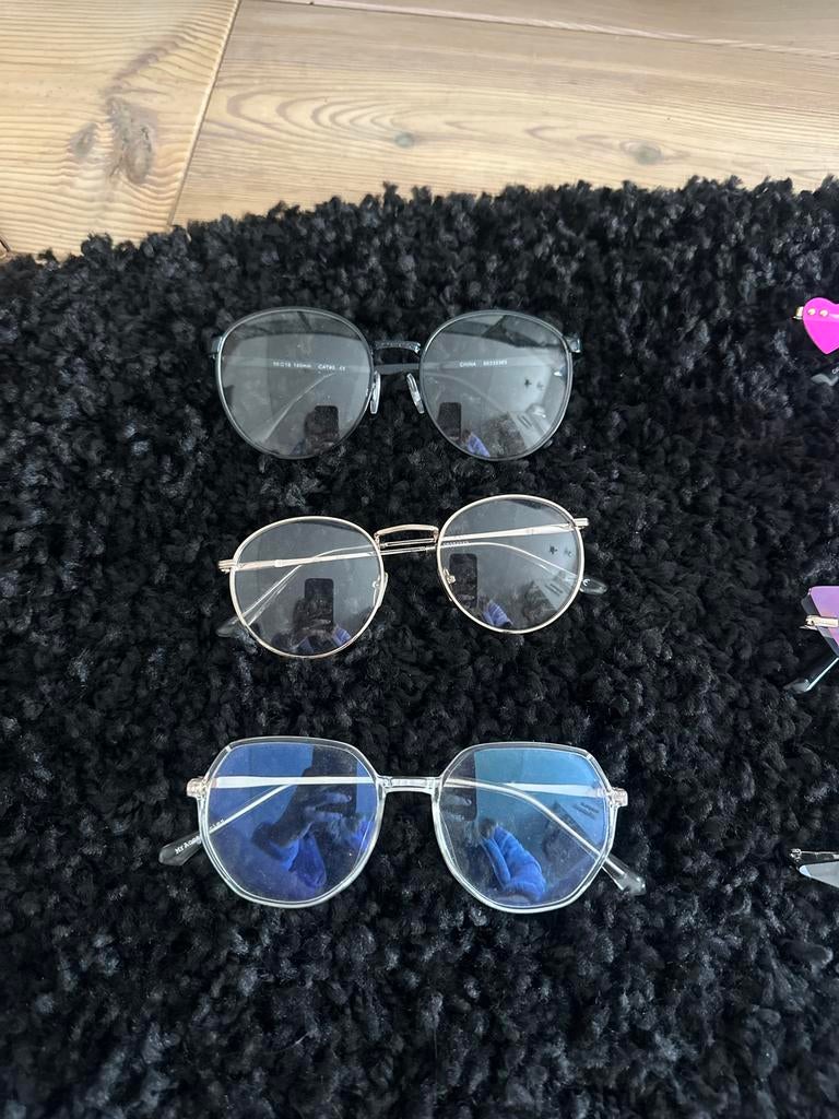 Diverse brillen: zonnebrillen, festivalbrillen en meer, Gebruikt, Overige kleuren, Bril, Ophalen