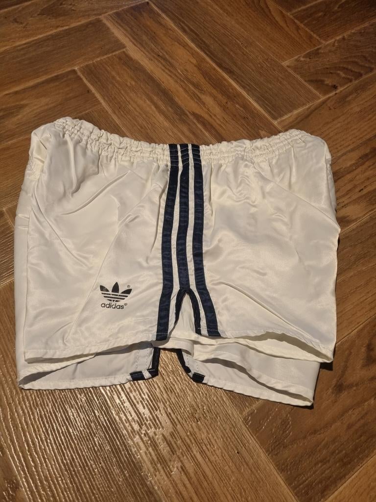 Adidas vintage short 80's., Maat 52/54 (L), Wit, Ophalen of Verzenden, Zo goed als nieuw