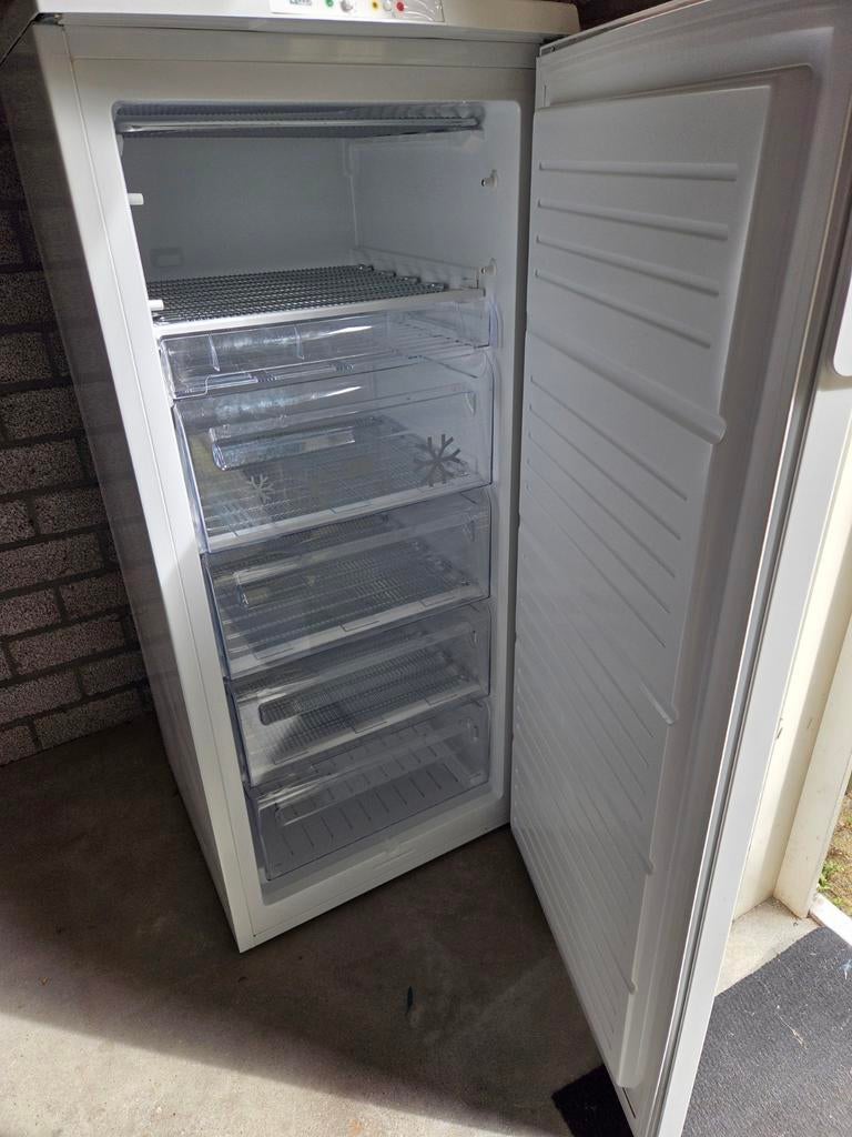 Zanussi diepvries ZFU19400WA met quick freeze, 120 tot 140 cm, Minder dan 60 cm, Zo goed als nieuw, Vrijstaand