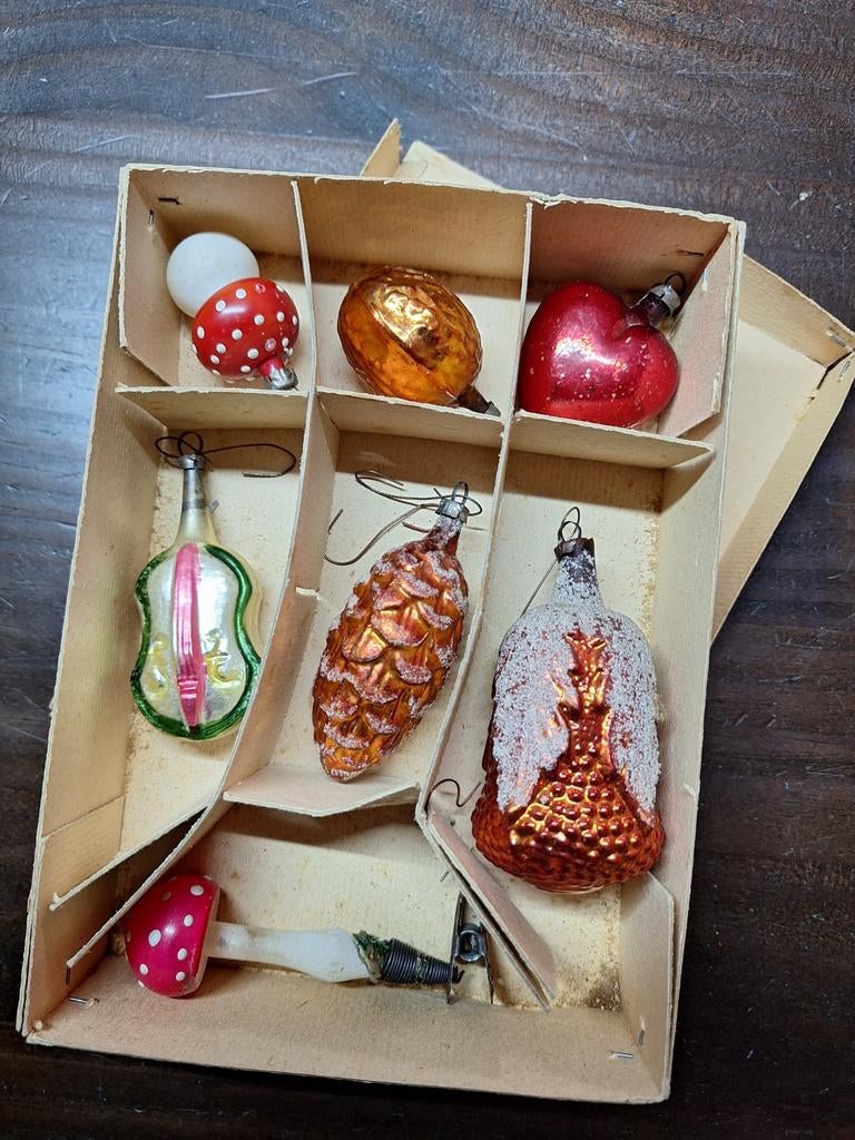 37 Oude/ antieke kerstballen, Ophalen