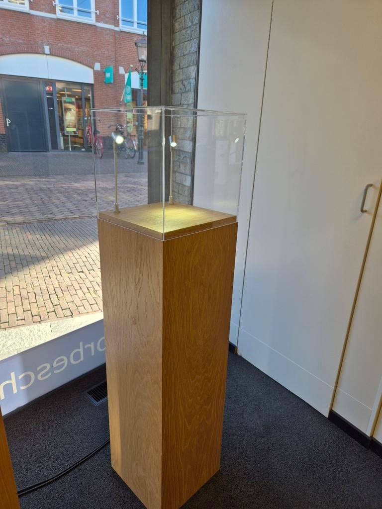 Sokkels/ presentatie zuilen/ etalage zuilen, Ophalen, Zo goed als nieuw