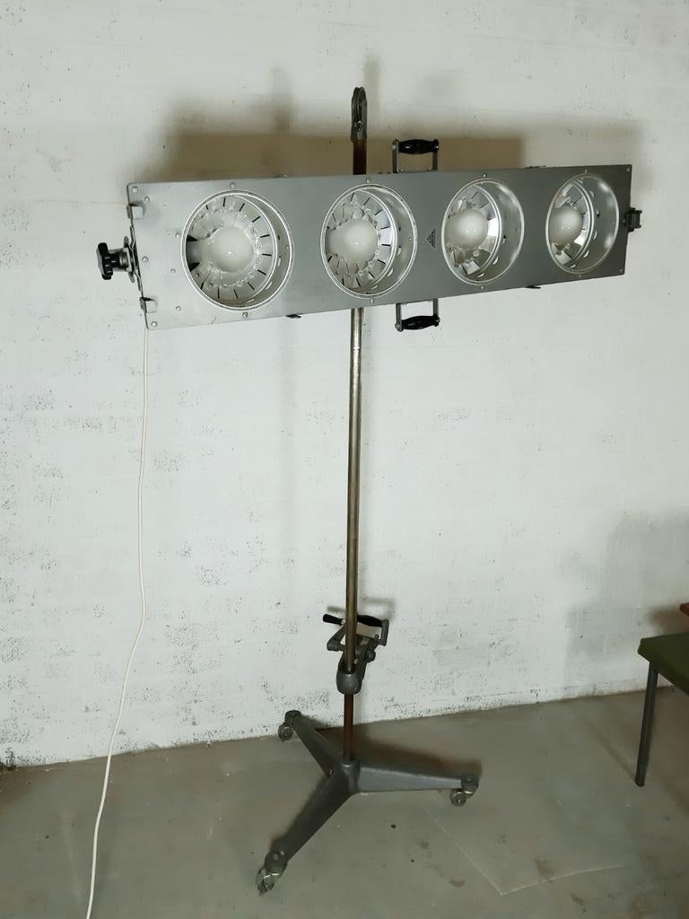 Grote jaren 30 lamp spot Berlin K.Weinert theaterspot  takel, Ophalen, 200 cm of meer