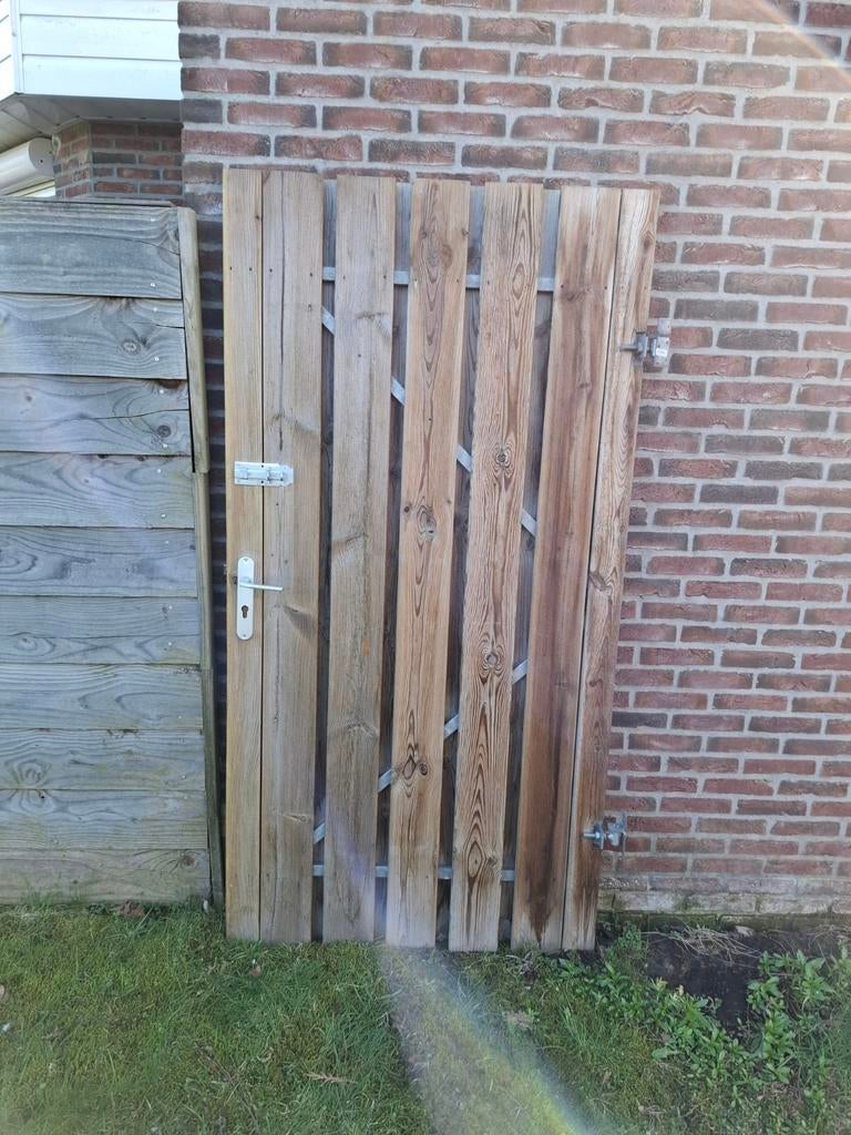 Houten poortdeur, Ophalen