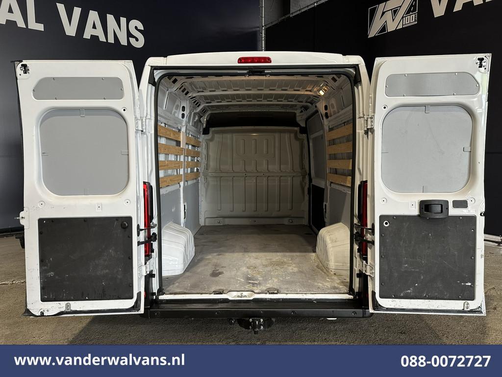 Opel Movano 2.2D 120pk L2H2 Euro6 Airco | 2500kg Trekhaak |, Auto's, Bestelauto's, Voorwielaandrijving, Stof, Gebruikt, Euro 6