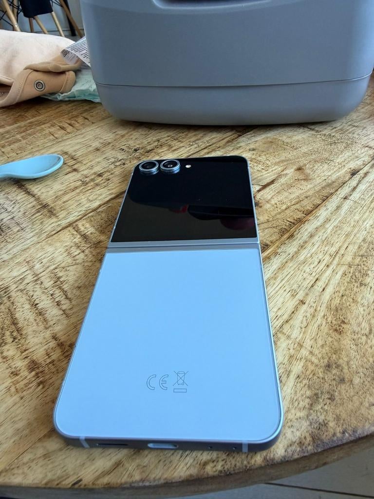 Samsung flip 6, Zo goed als nieuw, Zonder simlock, 90 %, Ophalen