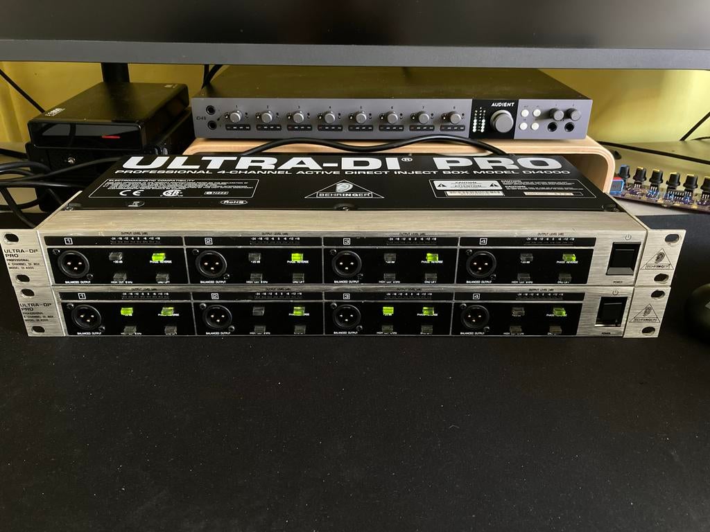 2x Behringer DI4000 4-kanaals DI Box 19” rackmount, Ophalen, Zo goed als nieuw, Minder dan 5 kanalen
