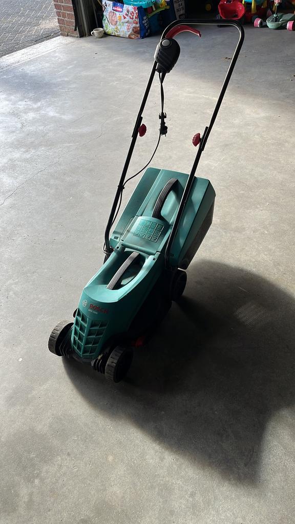 Elektrische Bosch grasmaaier, Tuin en Terras, Grasmaaiers, Ophalen, Zo goed als nieuw