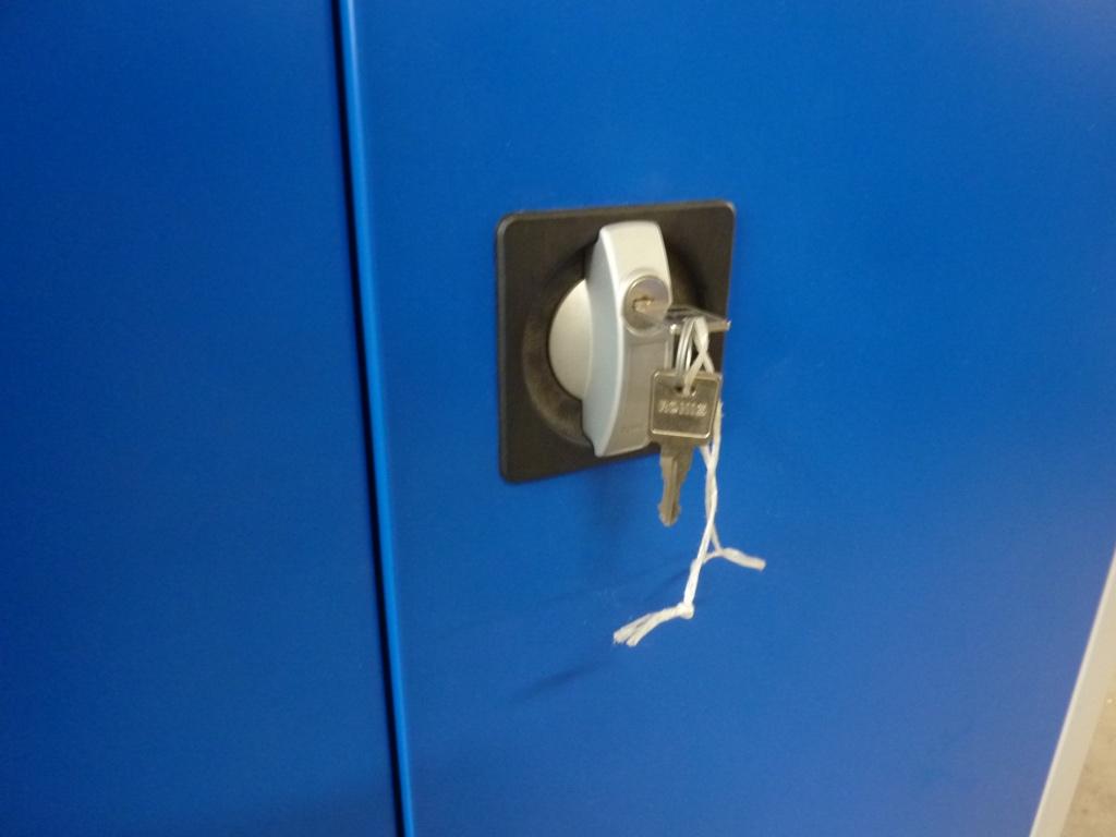 Nette werkplaatskast / stalen draaideurkast 95x40x195cm, Gebruikt, Handelsonderneming Hendriksen, Ophalen of Verzenden, Munstermanstraat 6 - Hal 3 - Silvolde