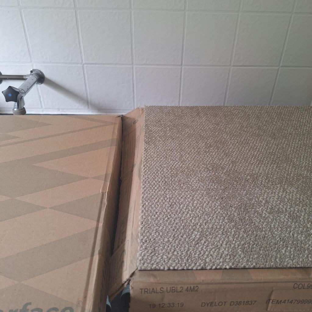 Tapijttegels ongeveer 9 m2, Ophalen of Verzenden, Minder dan 10 m², Beige, Tapijttegels