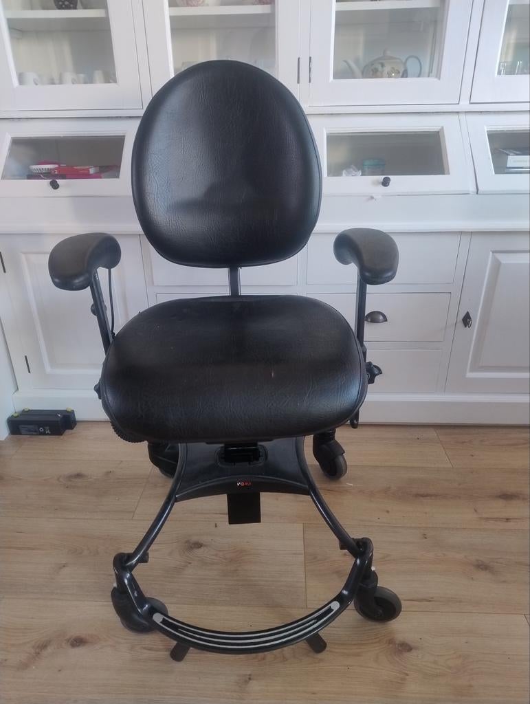 Vela Trippelstoel Elektrisch Verstelbaar - Ergonomisch, Diversen, Verpleegmiddelen, Gebruikt, Ophalen of Verzenden